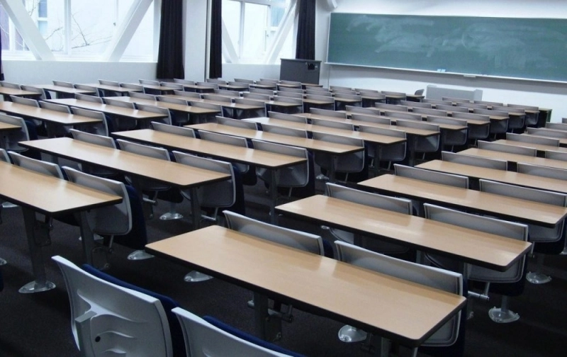 primaria-brasov-plateste-749806-lei-pentru-noul-mobilier-de-la-colegiul-national-de-informatica