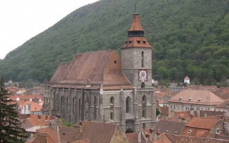 se-redeschide-biserica-neagra-monumentul-emblema-al-brasovului