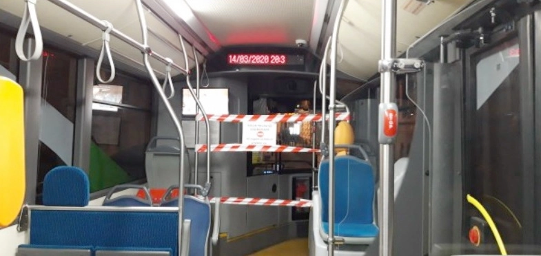 sfaturi-de-la-guvern-lasati-sa-treaca-autobuzele-aglomerate-si-asteptati-unul-mai-putin-aglomerat