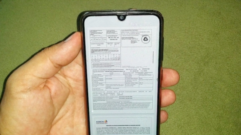 soferii-vor-putea-prezenta-polita-rca-si-pe-telefon-in-format-electronic