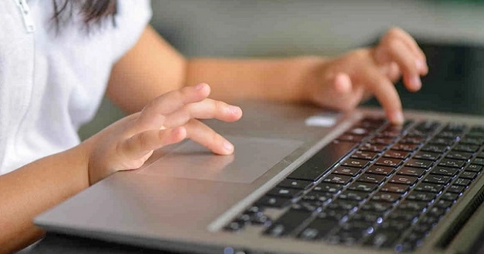 tablete-si-laptopuri-pentru-toate-scolile-si-gradinitele-din-municipiu