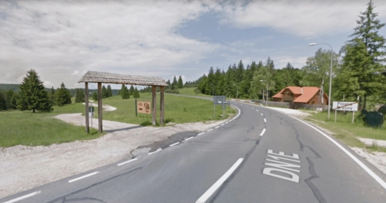 un-complex-va-fi-construit-pe-drumul-spre-stana-turistica-din-poiana