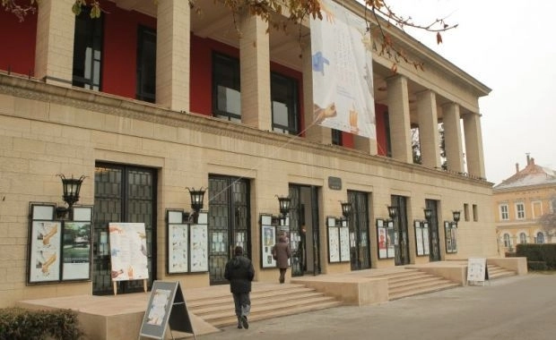 500-de-vaccinuri-pfizer-au-fost-administrate-la-teatrul-dramatic-fara-programare