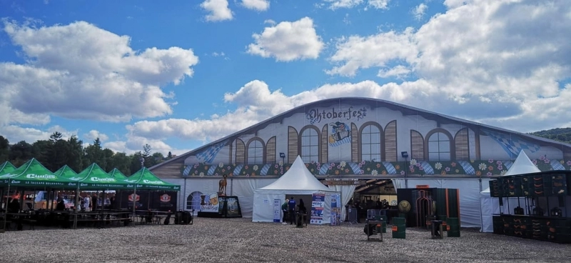 accesul-este-liber-la-zonele-exterioare-ale-oktoberfest-brasov