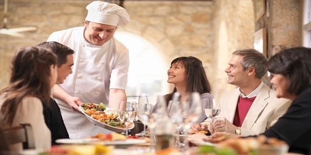 accesul-in-restaurante-maluri-si-baruri-sar-putea-face-pe-baza-certificatului-covid