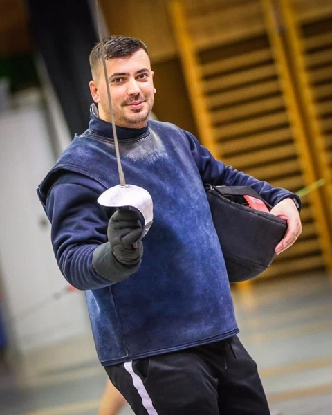 antrenor-de-lot-olimpic-la-sectia-de-scrima-corona-brasov