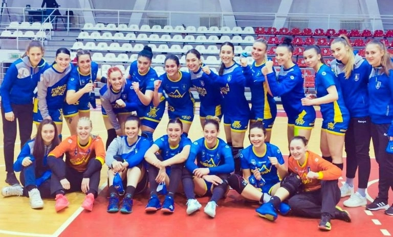 csm-corona-brasov-isi-asteapta-suporterii-sa-incurajeze-echipa-brasovului-in-primul-meci-desfasurat-acasa