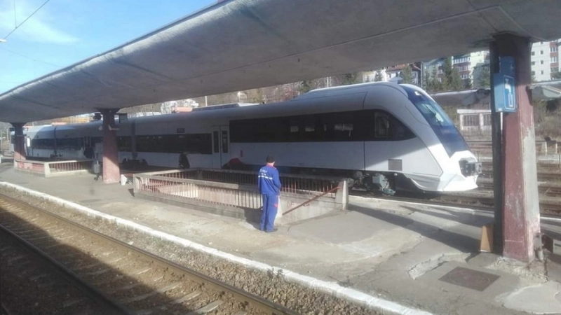 de-la-1-iulie-cfr-calatori-va-opera-60-de-trenuri-pe-ruta-bucuresti-nord-aeroportul-henri-coanda-si-retur
