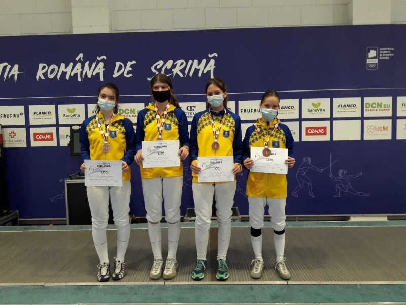 locul-3-pentru-cadetele-coronei-la-campionatul-national-de-floreta-pe-echipe