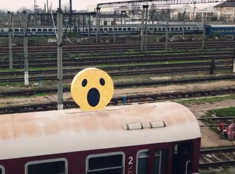 video-selfieul-pe-tren-nu-ia-likeuri-ia-vieti-