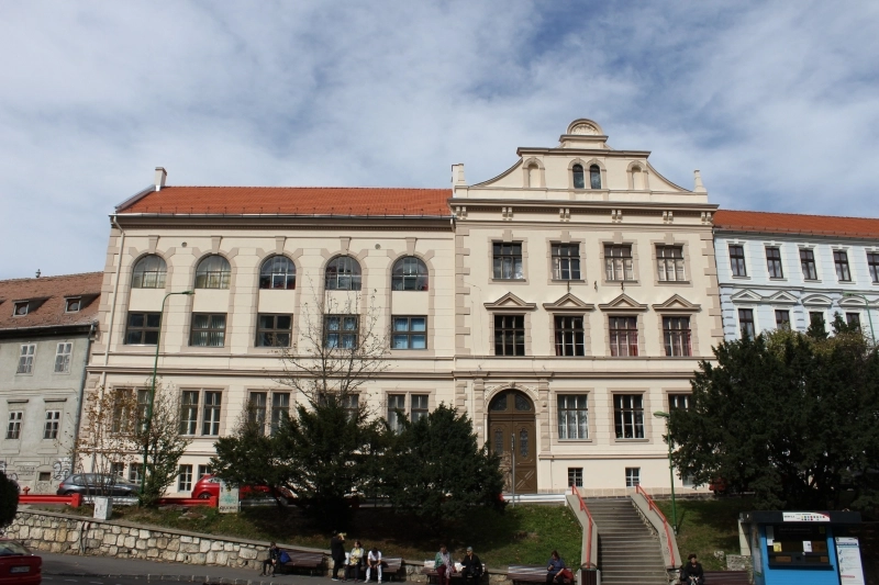 cladirea-liceului-vocational-de-muzica-tudor-ciortea-din-brasov-isi-recapata-farmecul-original-exterior