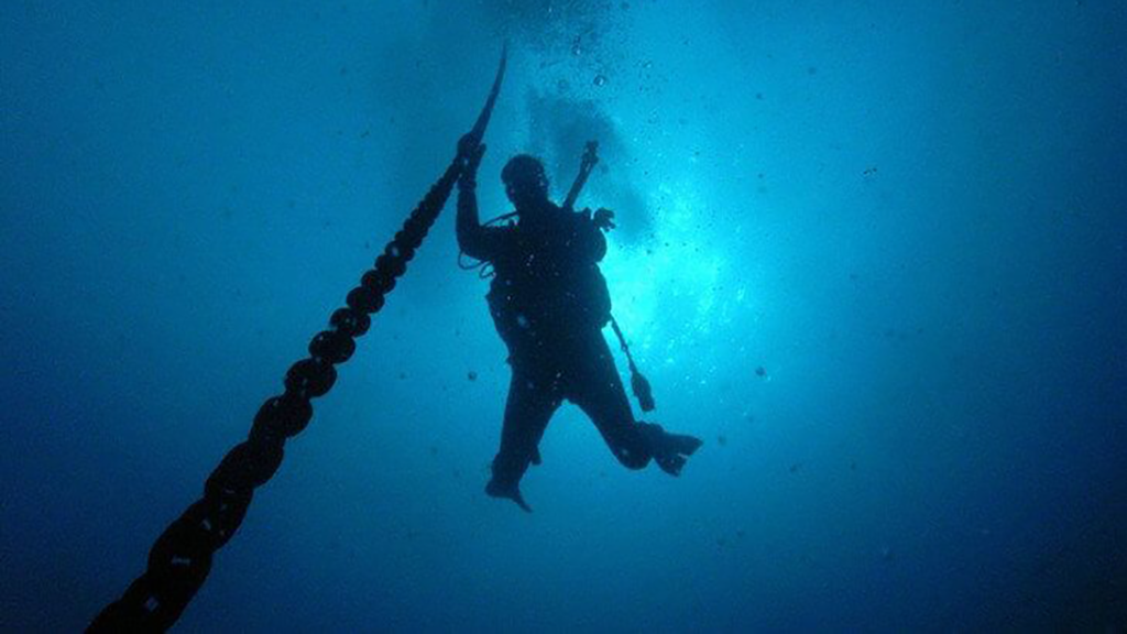 Дайвер на спуске