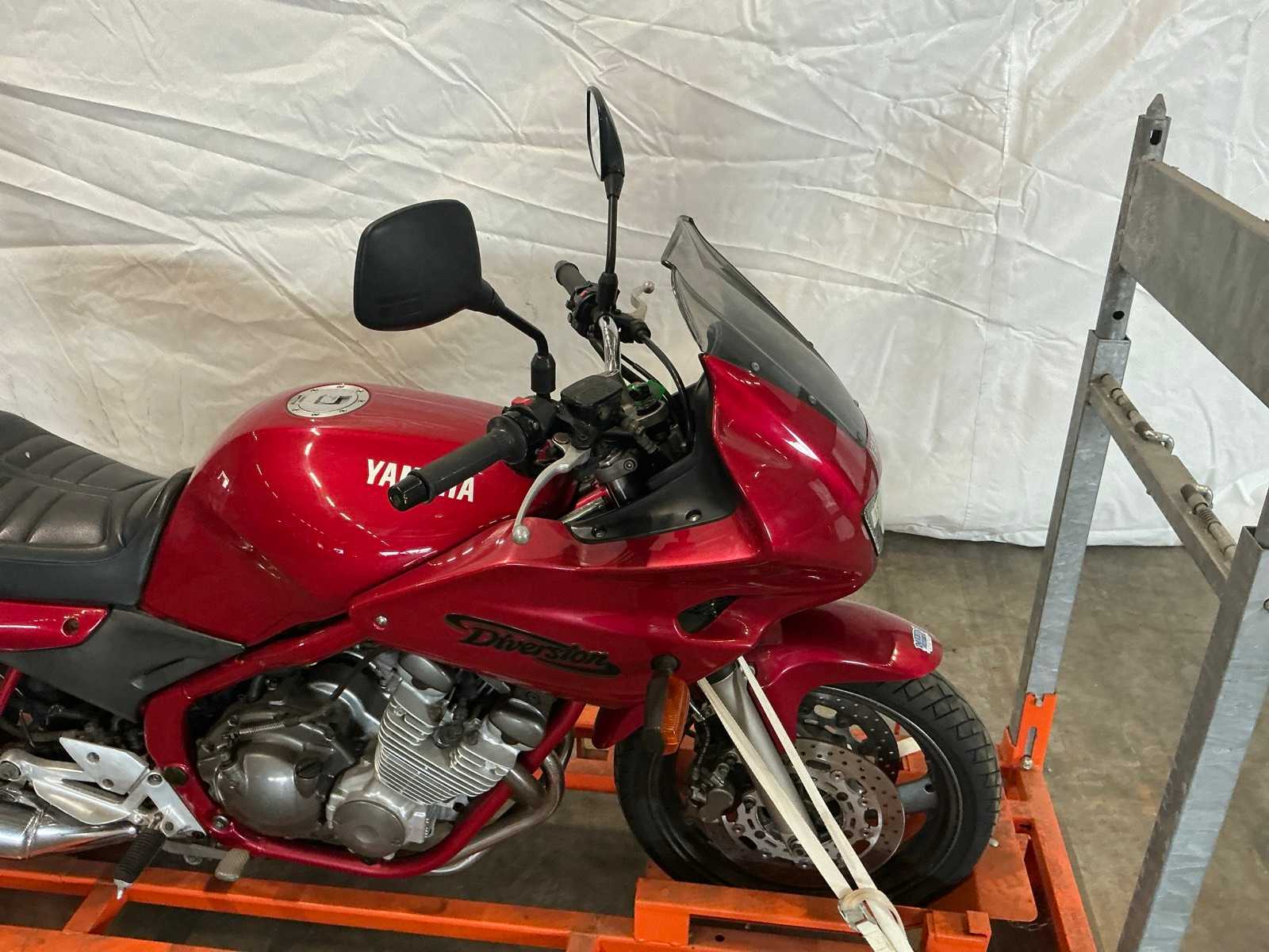Yamaha Diversion XJ 600 S Tour motorfiets (2000, 45 kW, 599 cc)