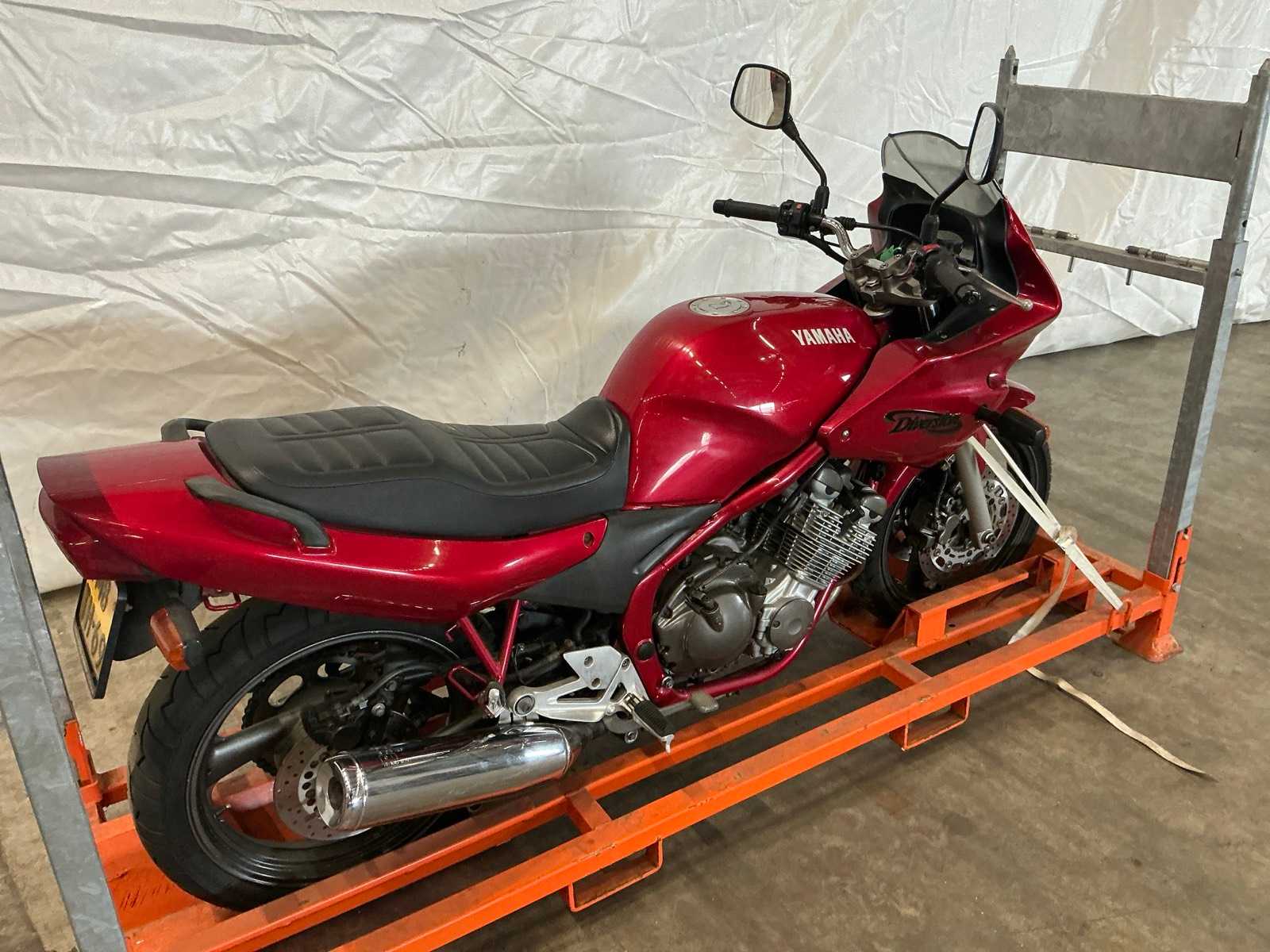 Yamaha Diversion XJ 600 S Tour motorfiets (2000, 45 kW, 599 cc)