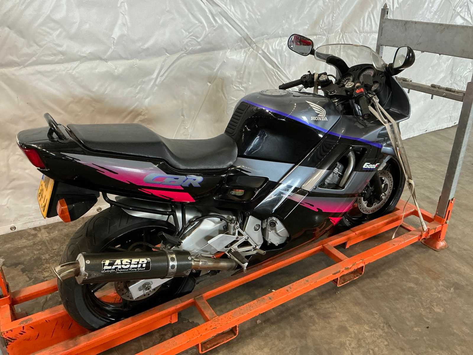 Honda CBR 600F Sport motorfiets (1992, 74 kW, 599 cc)