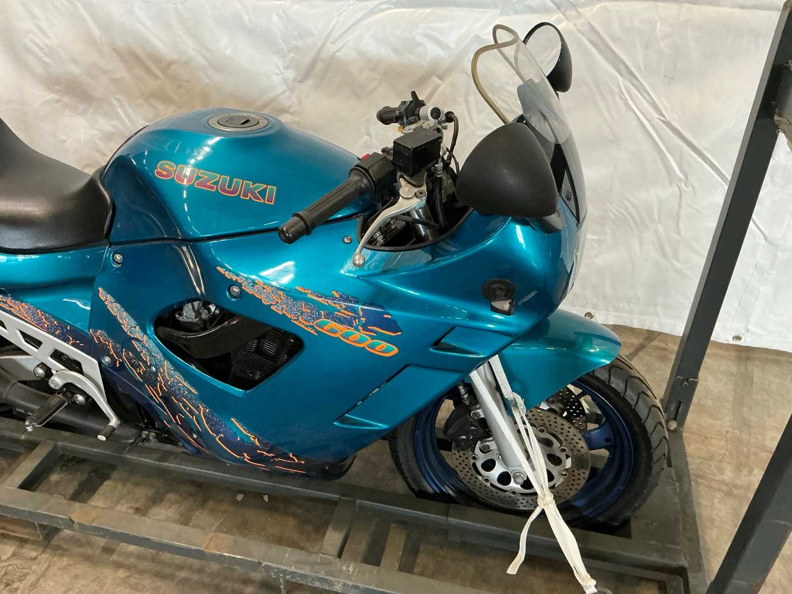 Suzuki GSXF 600 Tour motorfiets 1996, 63 kW, benzine