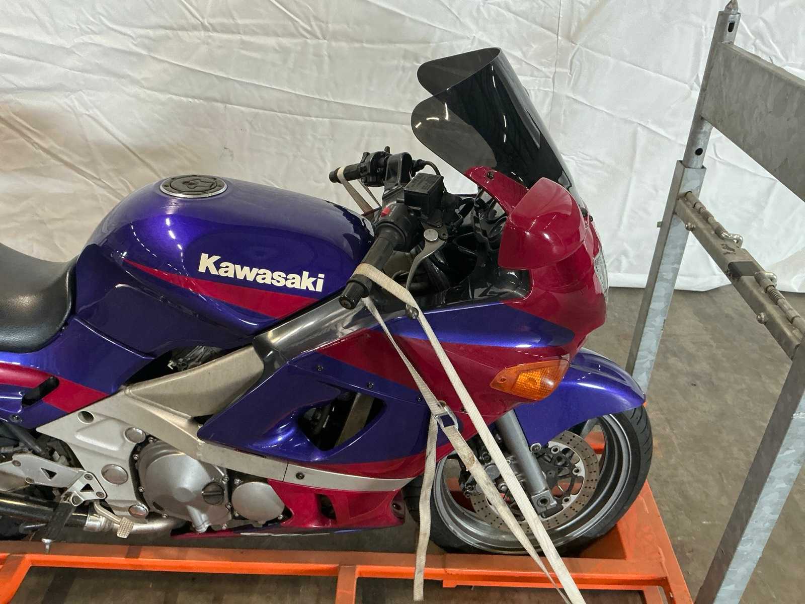 Kawasaki ZZR ZX600E Sport 72 kW motorfiets (1993)