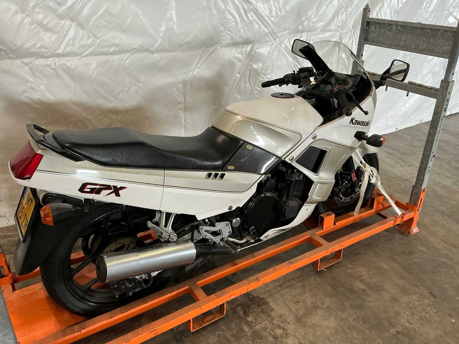 Kawasaki GPX 750 R Sport motorfiets (1989, 78 kW)