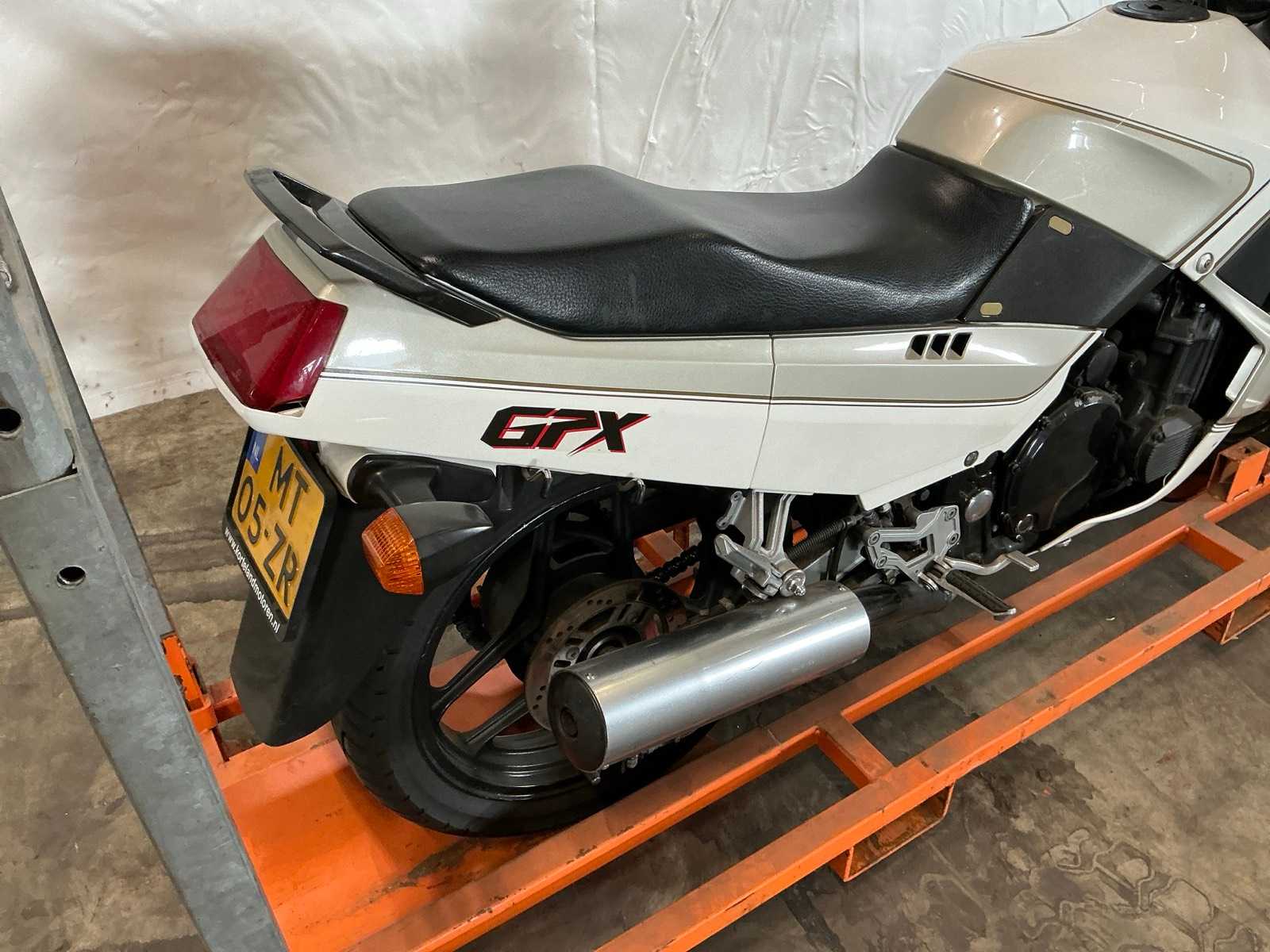 Kawasaki GPX 750 R Sport motorfiets (1989, 78 kW)