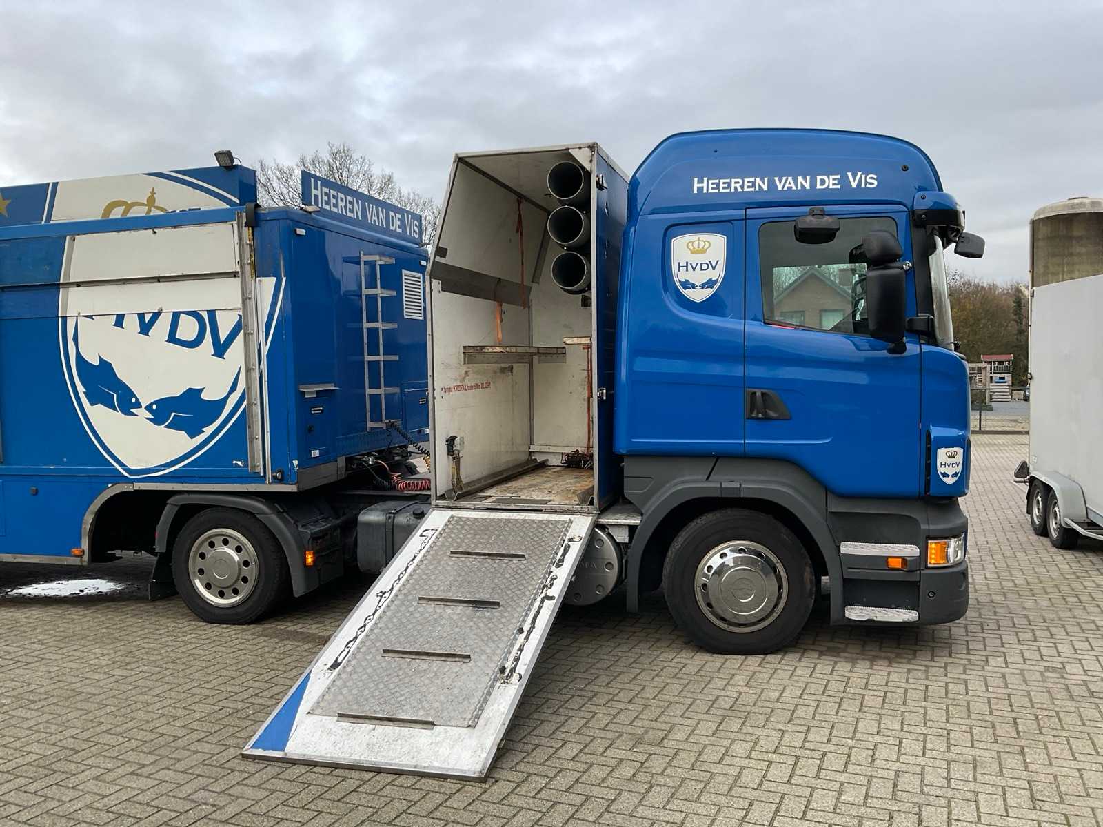 Ruysschaert SR16TP verkoopoplegger (1997) met Scania R400 trekker (2012), complete visverkoopcombinatie
