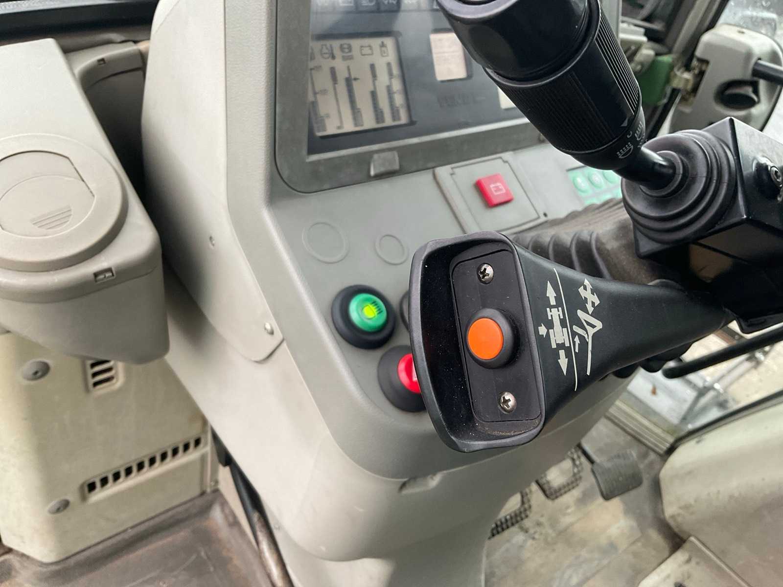 Fendt 920 Vario 4WD landbouwtractor uit 2001 met fronthef, luchtremmen en cabine
