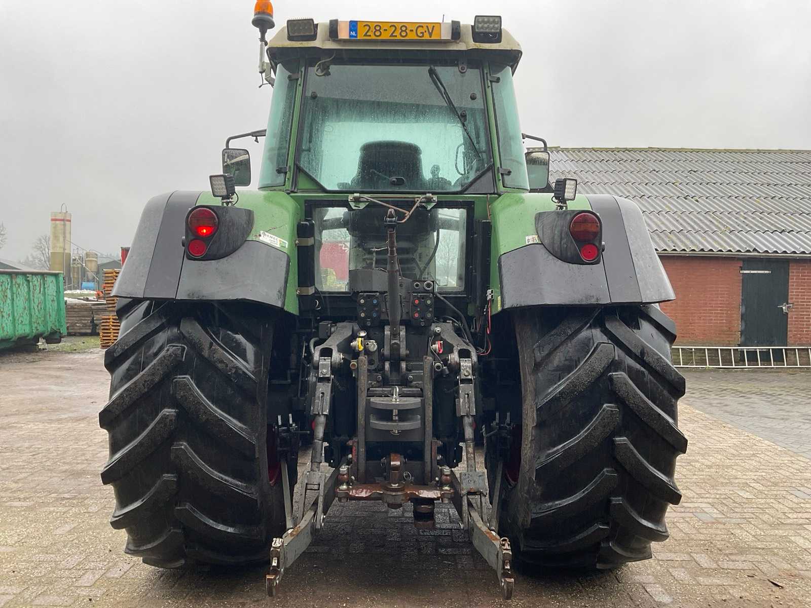 Fendt 920 Vario 4WD landbouwtractor uit 2001 met fronthef, luchtremmen en cabine