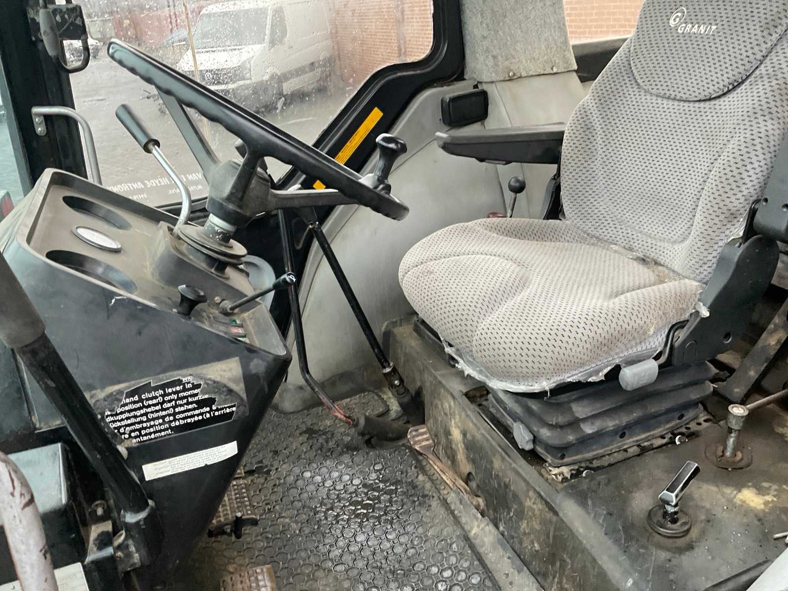 Case IH 1455 XL vierwielaangedreven landbouwtractor met cabine