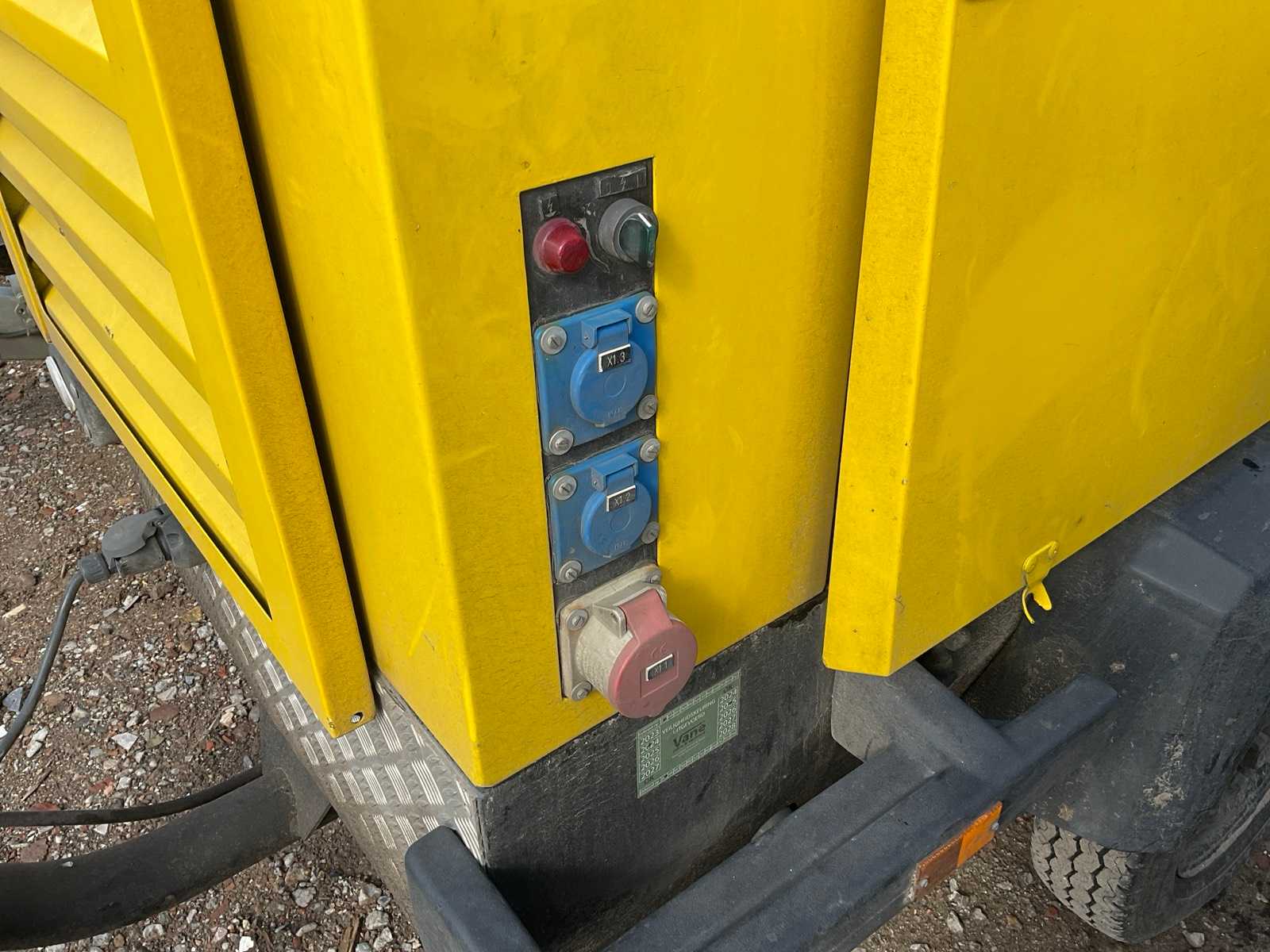 Mobiele luchtcompressor 11 bar inclusief slangen