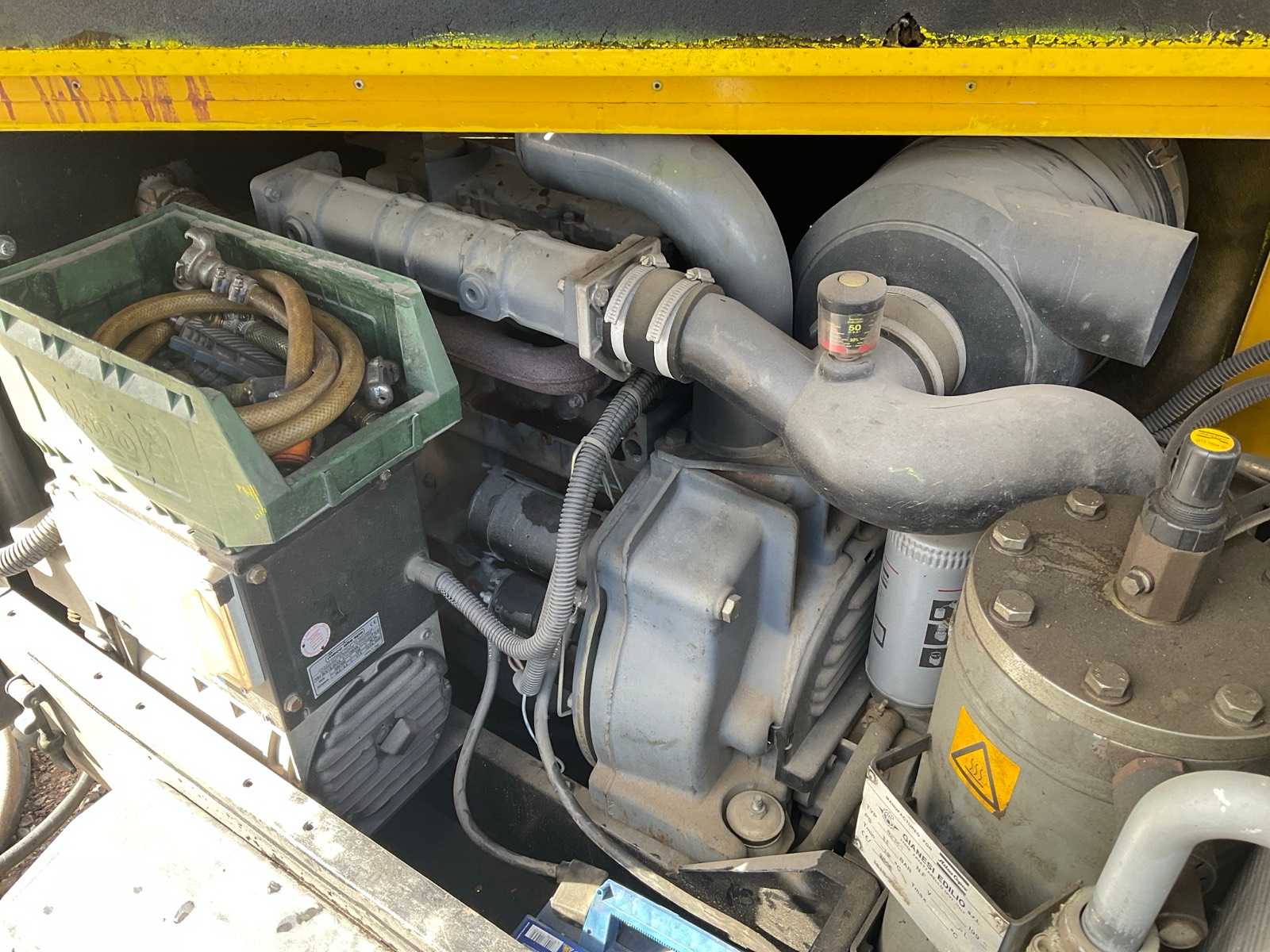 Mobiele luchtcompressor 11 bar inclusief slangen