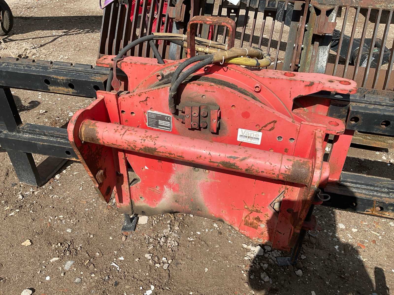 Verstelbaar kantelbaar lepelbord 1500/4000 kg, bouwjaar 2012