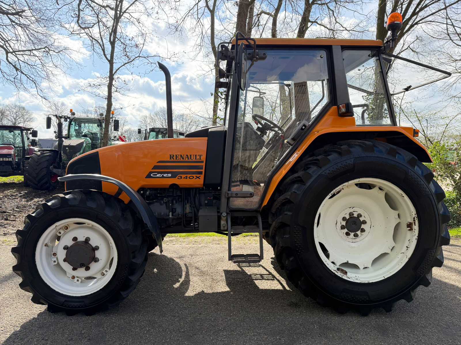 Renault Ceres 340X 4WD landbouwtractor 85 pk (1992)
