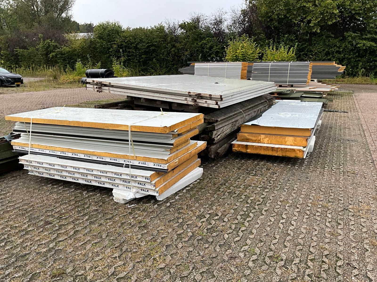 Gedemonteerde kapschuur 20 x 15 m met nieuwe Falk dakplaten