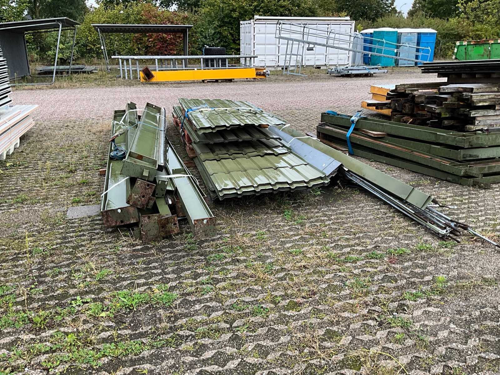 Gedemonteerde kapschuur 20 x 15 m met nieuwe Falk dakplaten