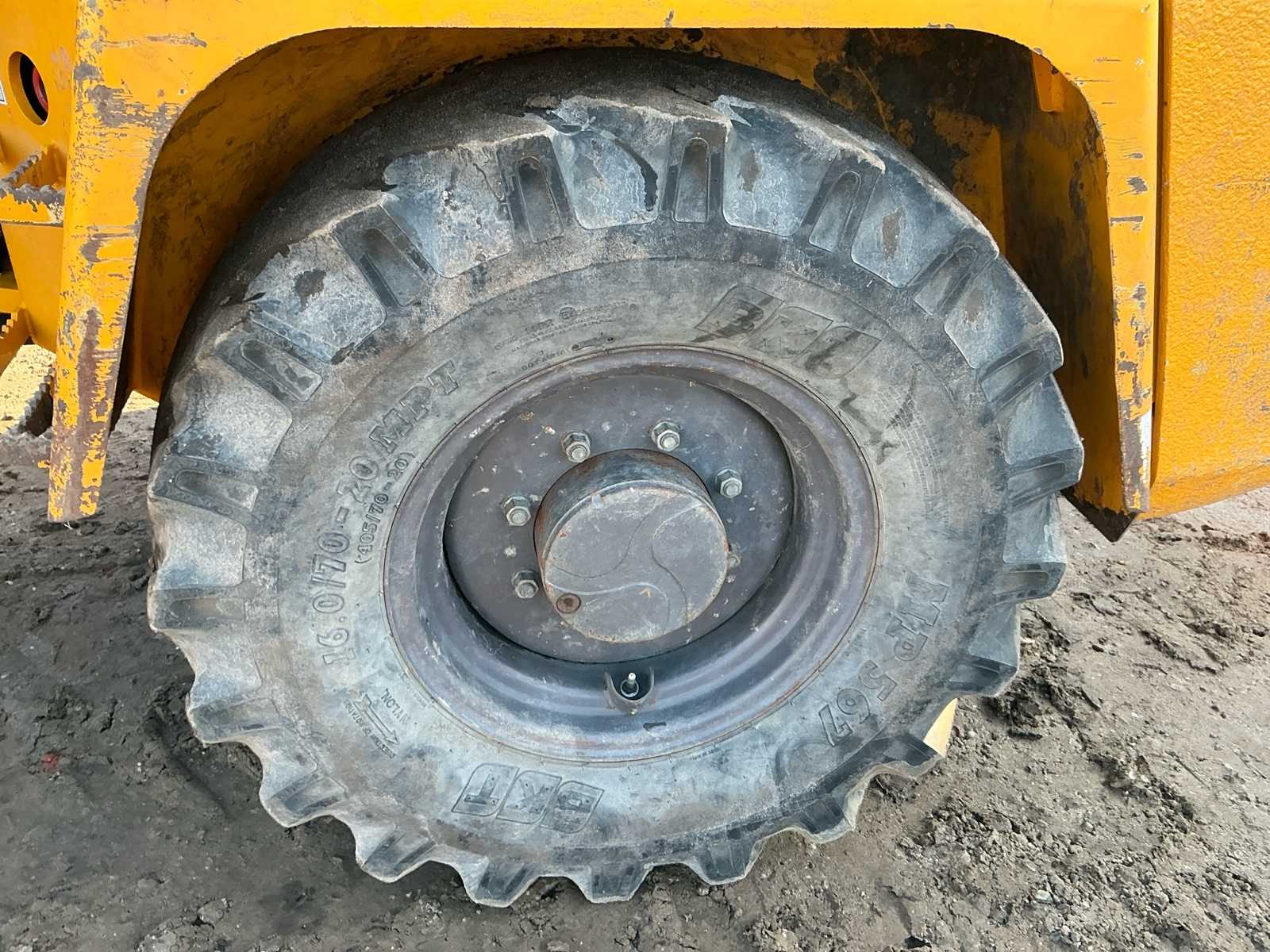 Ahlmann AL85T shovel (2003) met snelwissel en palletbord + bak