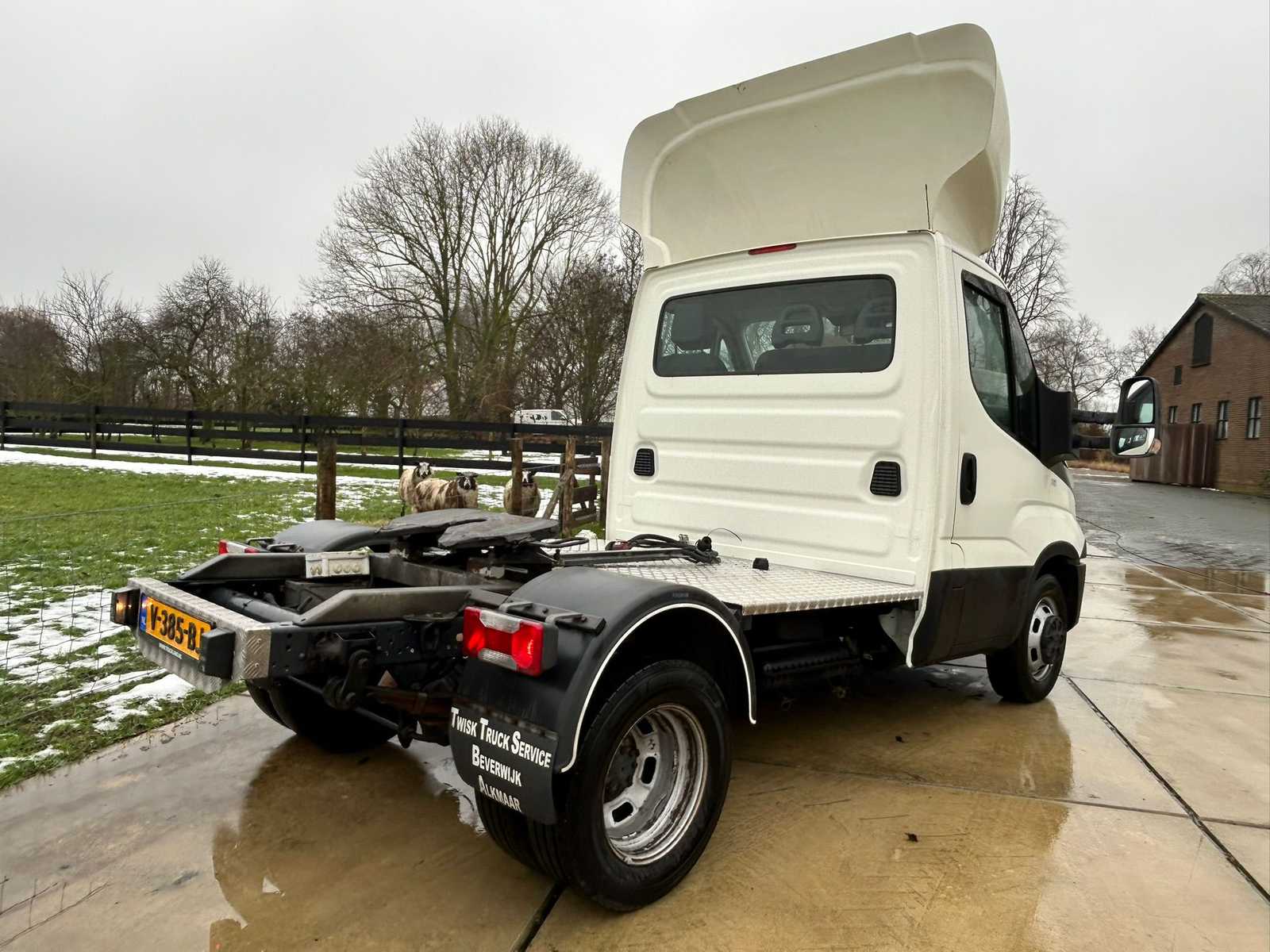 Iveco 40C18 opleggertrekker bedrijfswagen (2016, 179 pk, diesel)