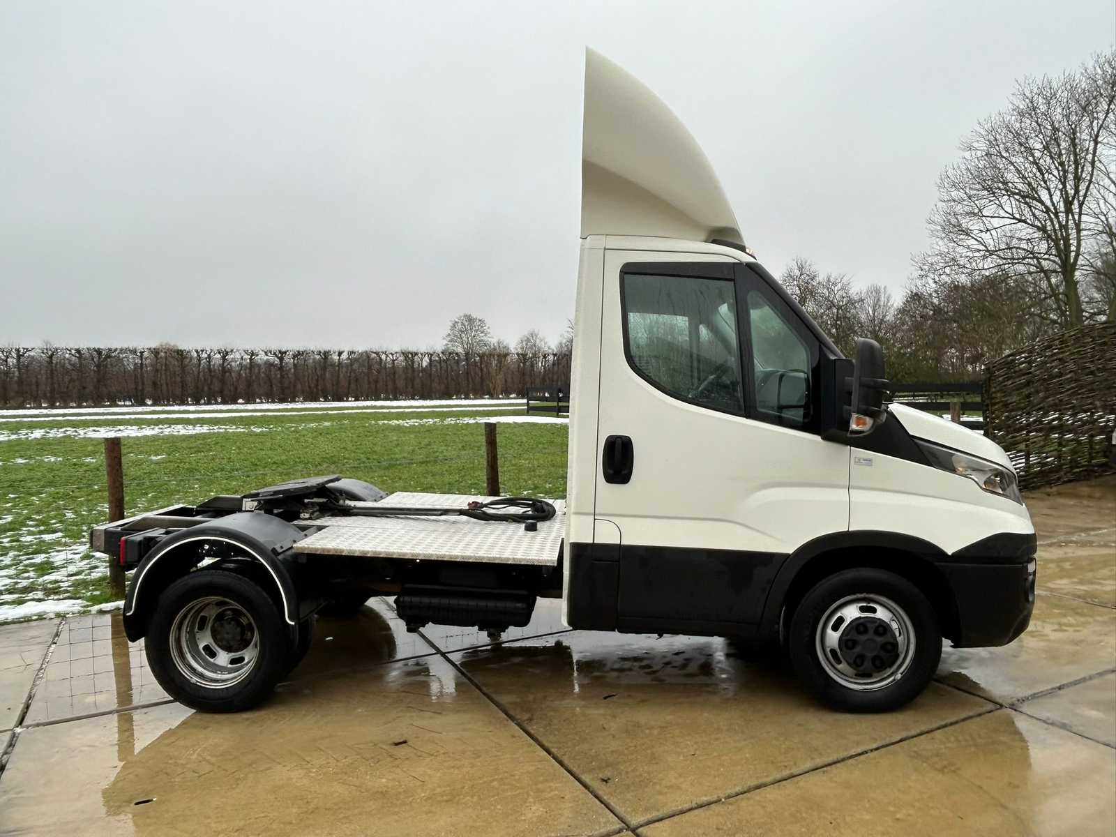 Iveco 40C18 opleggertrekker bedrijfswagen (2016, 179 pk, diesel)