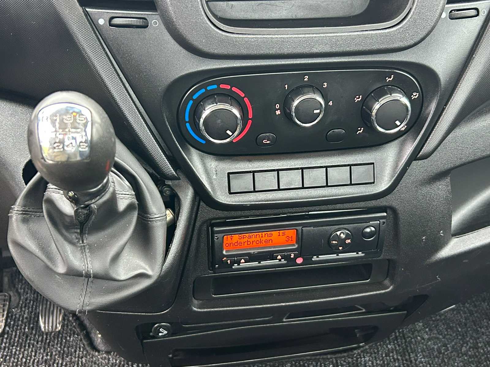 Iveco Daily 40C17 opleggertrekker 2014 – 170 pk, Euro 5, handgeschakeld