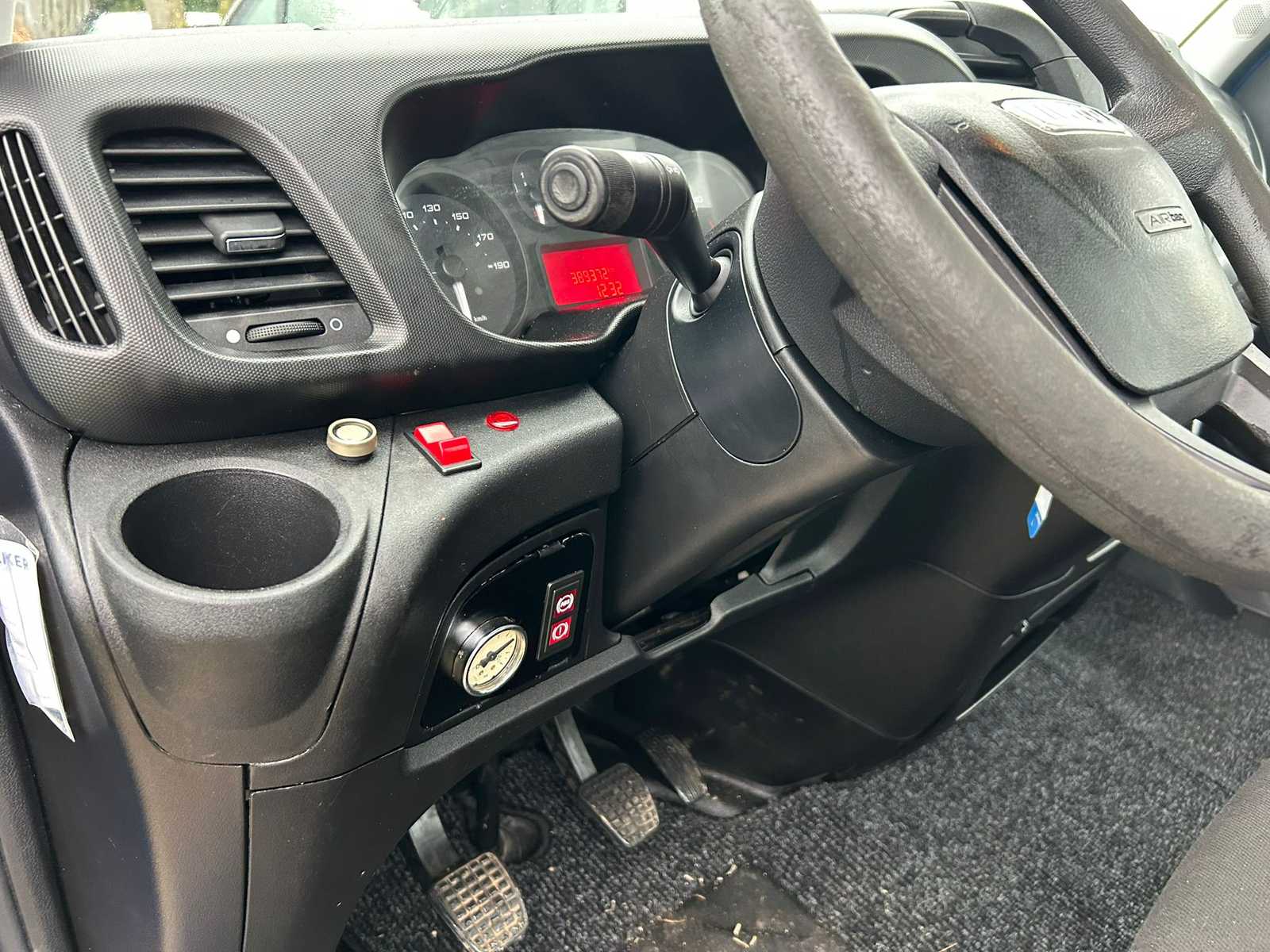 Iveco Daily 40C17 opleggertrekker 2014 – 170 pk, Euro 5, handgeschakeld