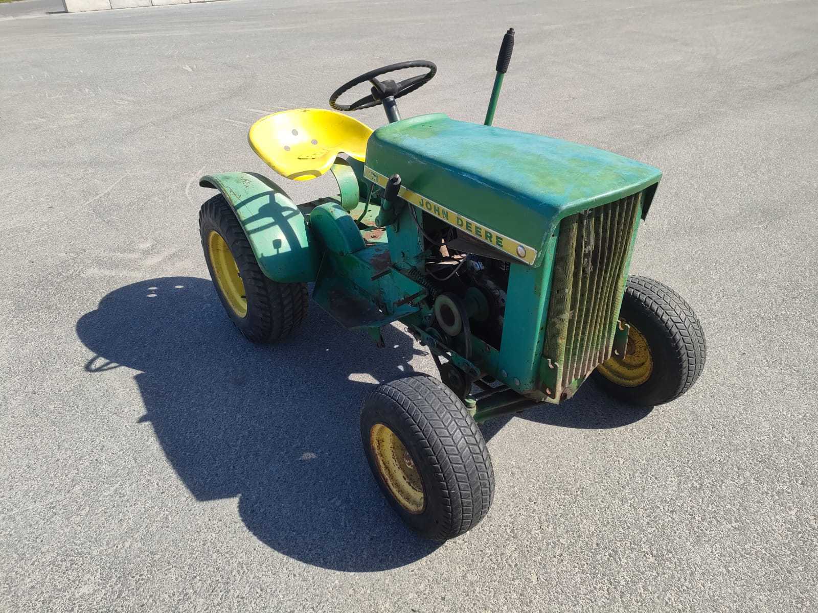 John Deere 110 minitractor met round fender en Vario