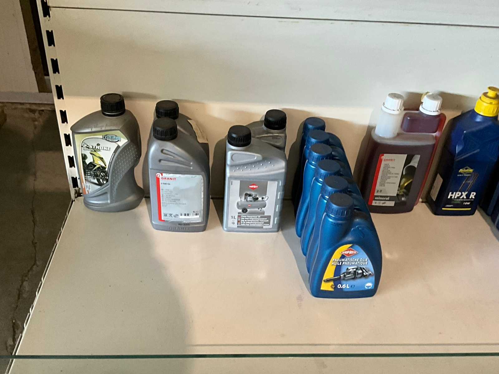 Set diverse gereedschappen met Michelin meter, koplampen en KS Tools slagmoersleutel
