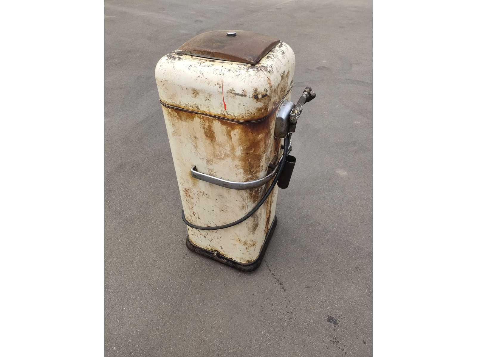 Lincoln Chassis Lubri Gun – Vintage vetsmeersysteem voor chassis