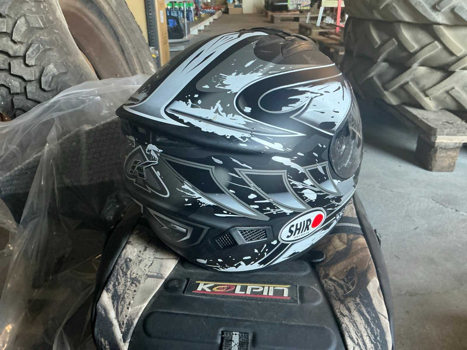 Helm met koffer en ATV-kappen