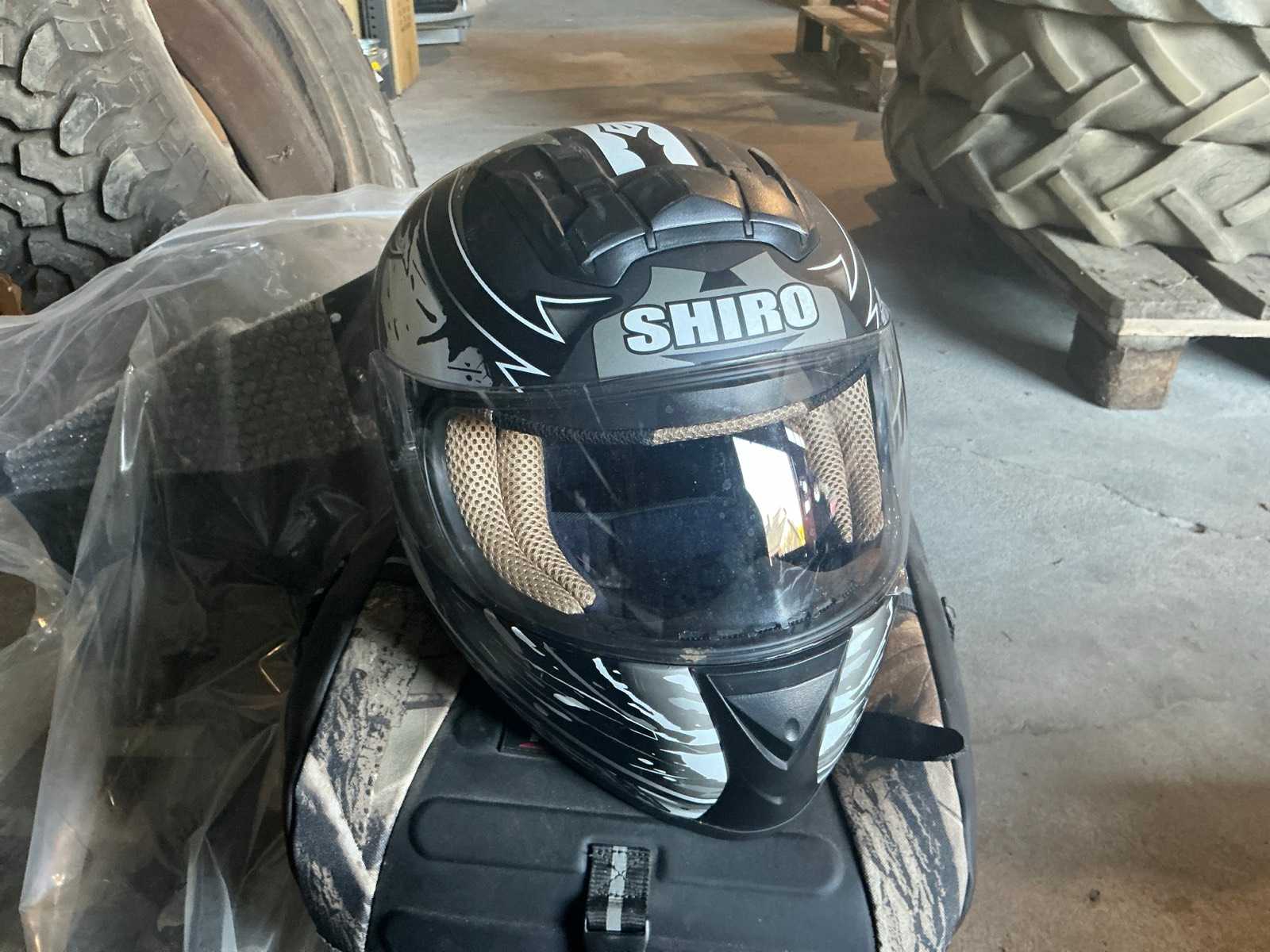 Helm met koffer en ATV-kappen