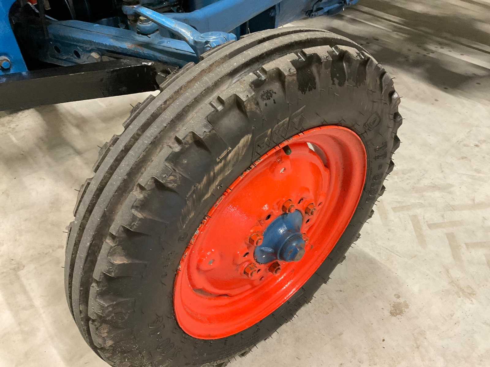 Fordson Dexta oldtimer tractor uit 1959 met aftakas en hefinrichting
