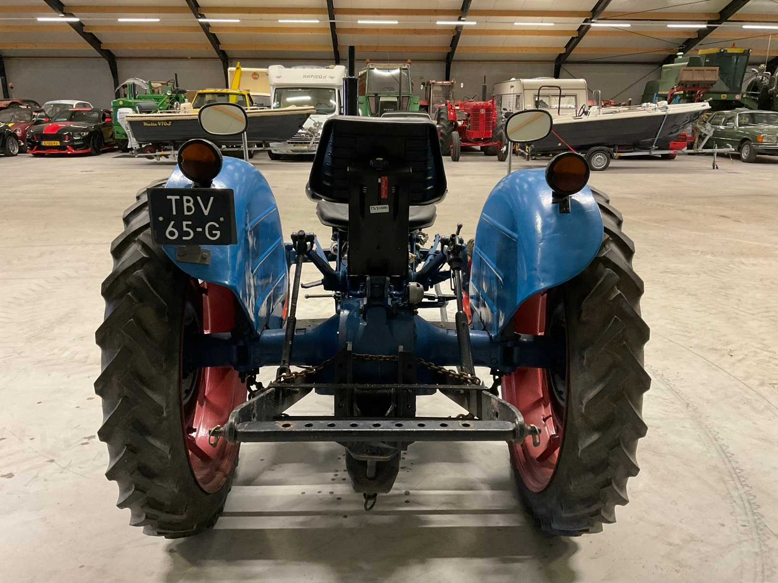 Fordson Dexta oldtimer tractor uit 1959 met aftakas en hefinrichting