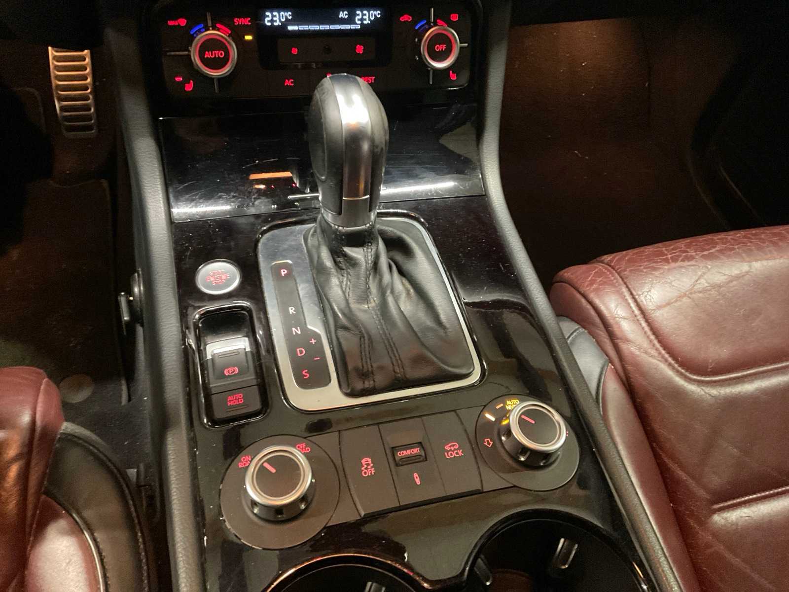 Volkswagen Touareg R-Line 4.2 V8 TDI Automaat 4x4 (2012)