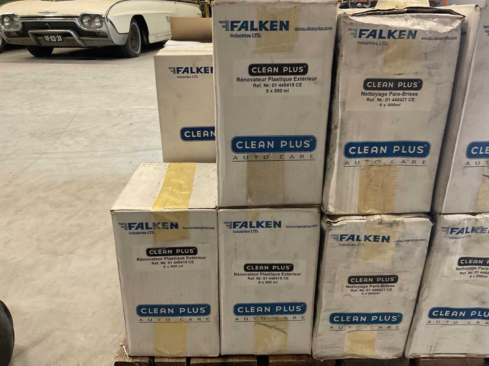 Partij Clean plus kunststofreiniger (18 stuks)