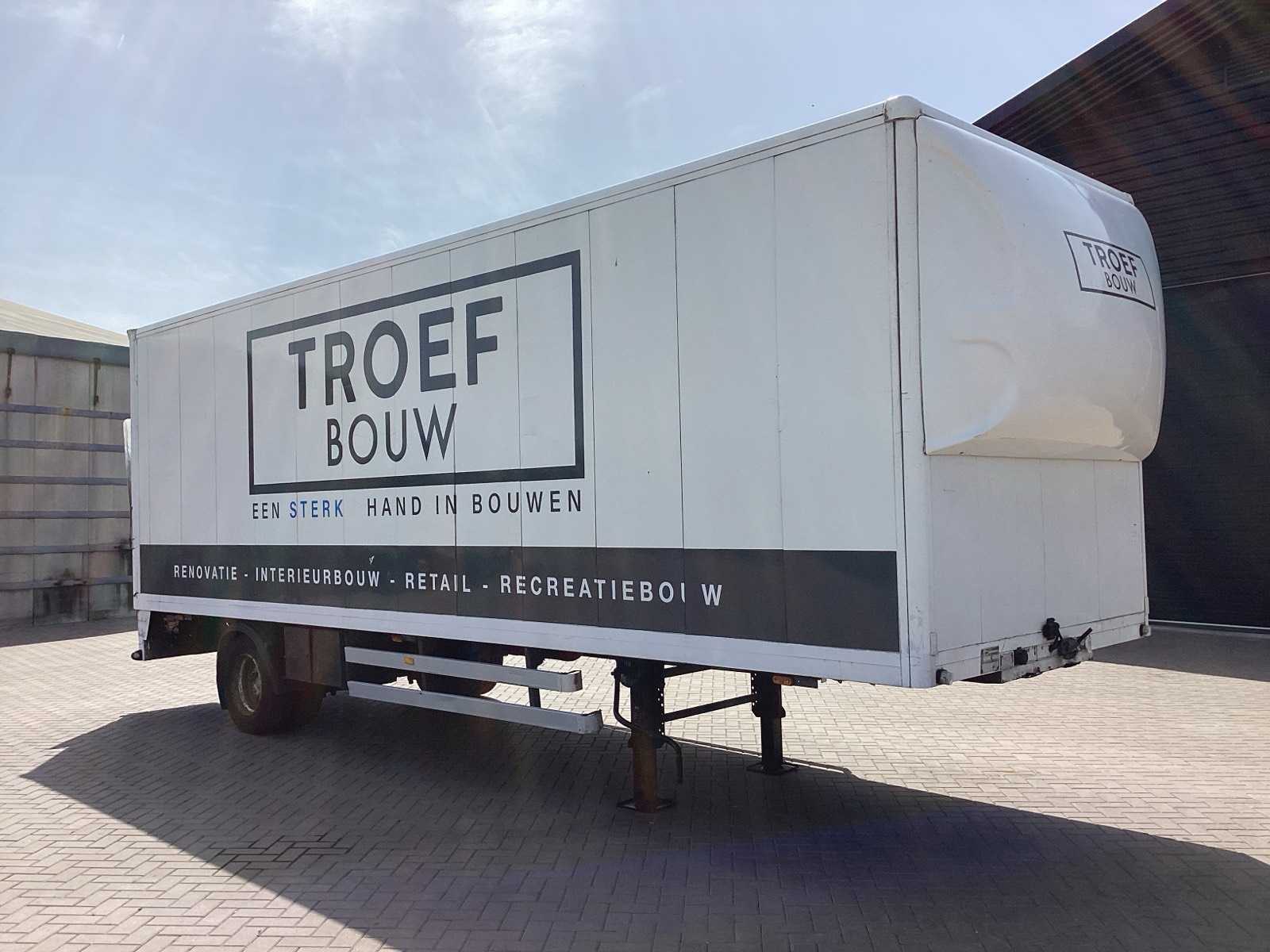 Doornwaard gesloten oplegger 7 ton (2000) met laadklep