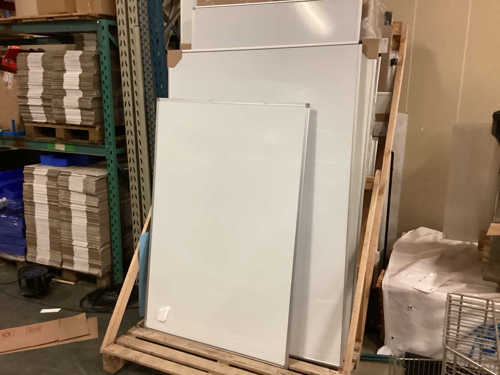 Partij van 11 whiteboards in diverse maten