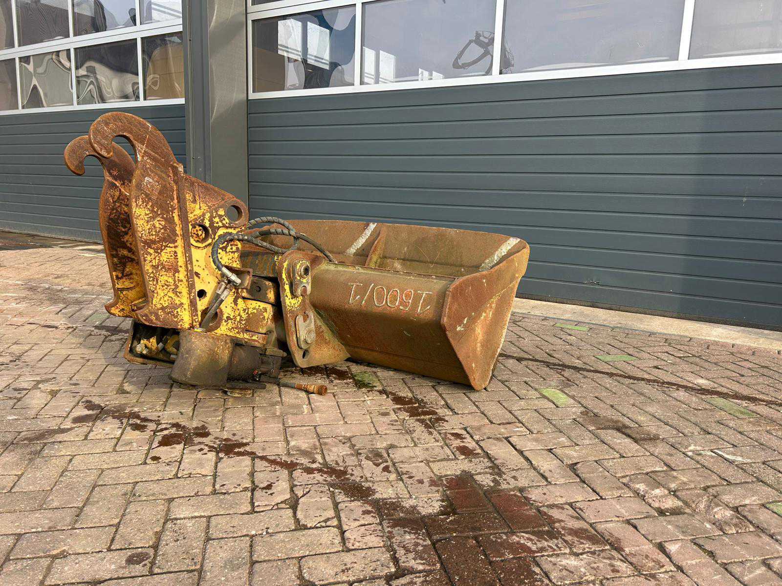 Kantelbak met graafbakkant van 1600 mm